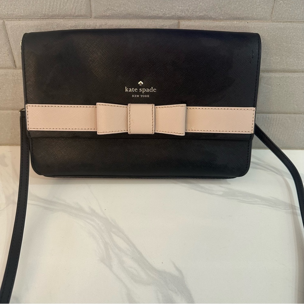Kate Spade black and light pink crossbody